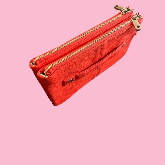 Small red clutch - Picture 2 of 3